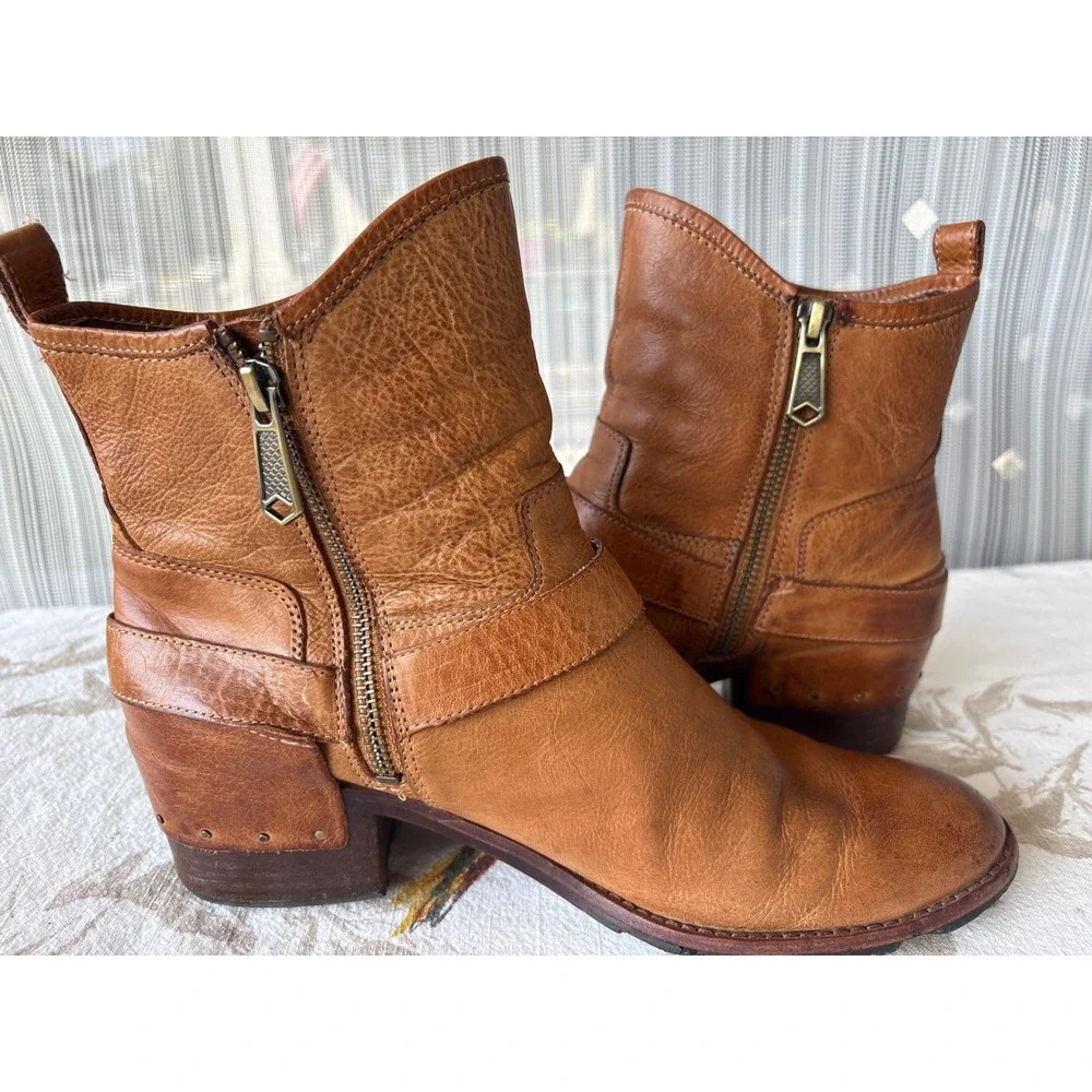 Donald J Pliner Wade Tan Leather Harness Ankle Boots Buckle Studded Brown 9M